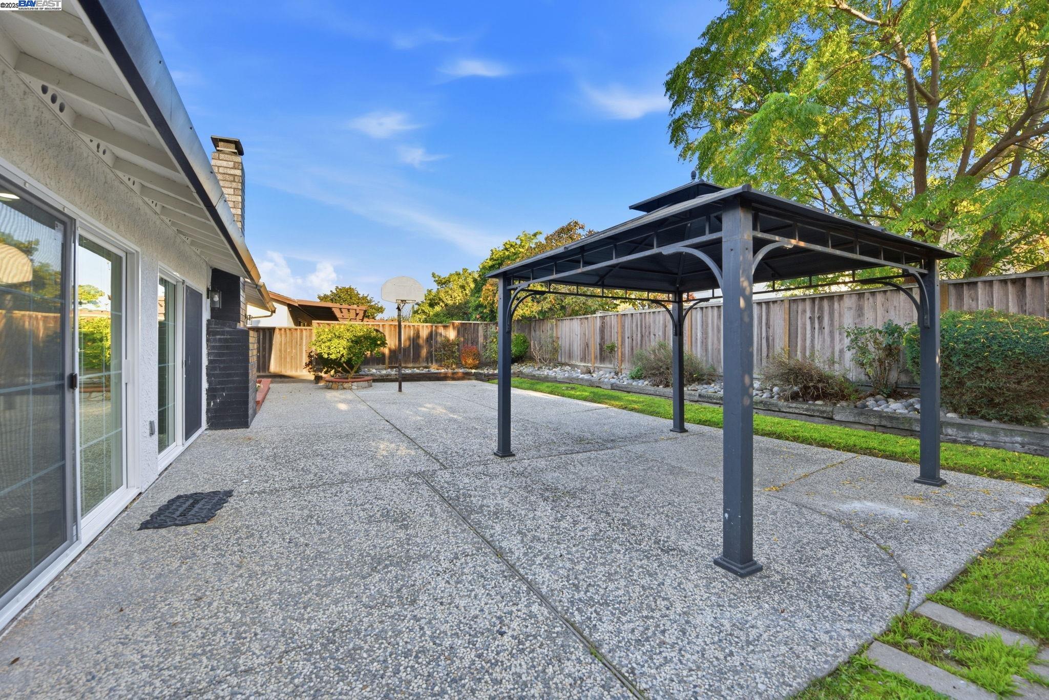 Union City, California, 94587, United States, 3 Bedrooms Bedrooms, ,2 BathroomsBathrooms,Residential,For Sale,2002986