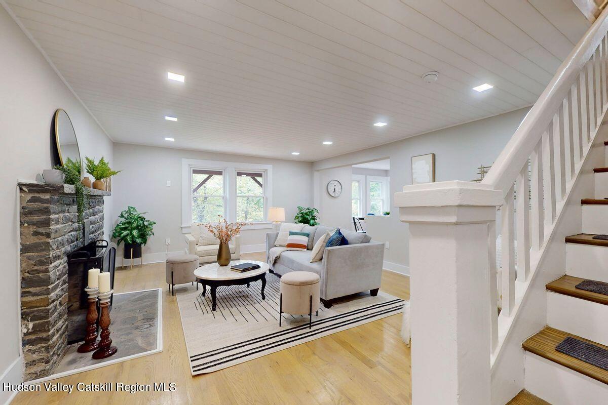 Woodstock, New York, 12498, United States, 4 Bedrooms Bedrooms, ,3 BathroomsBathrooms,Residential,For Sale,1991084