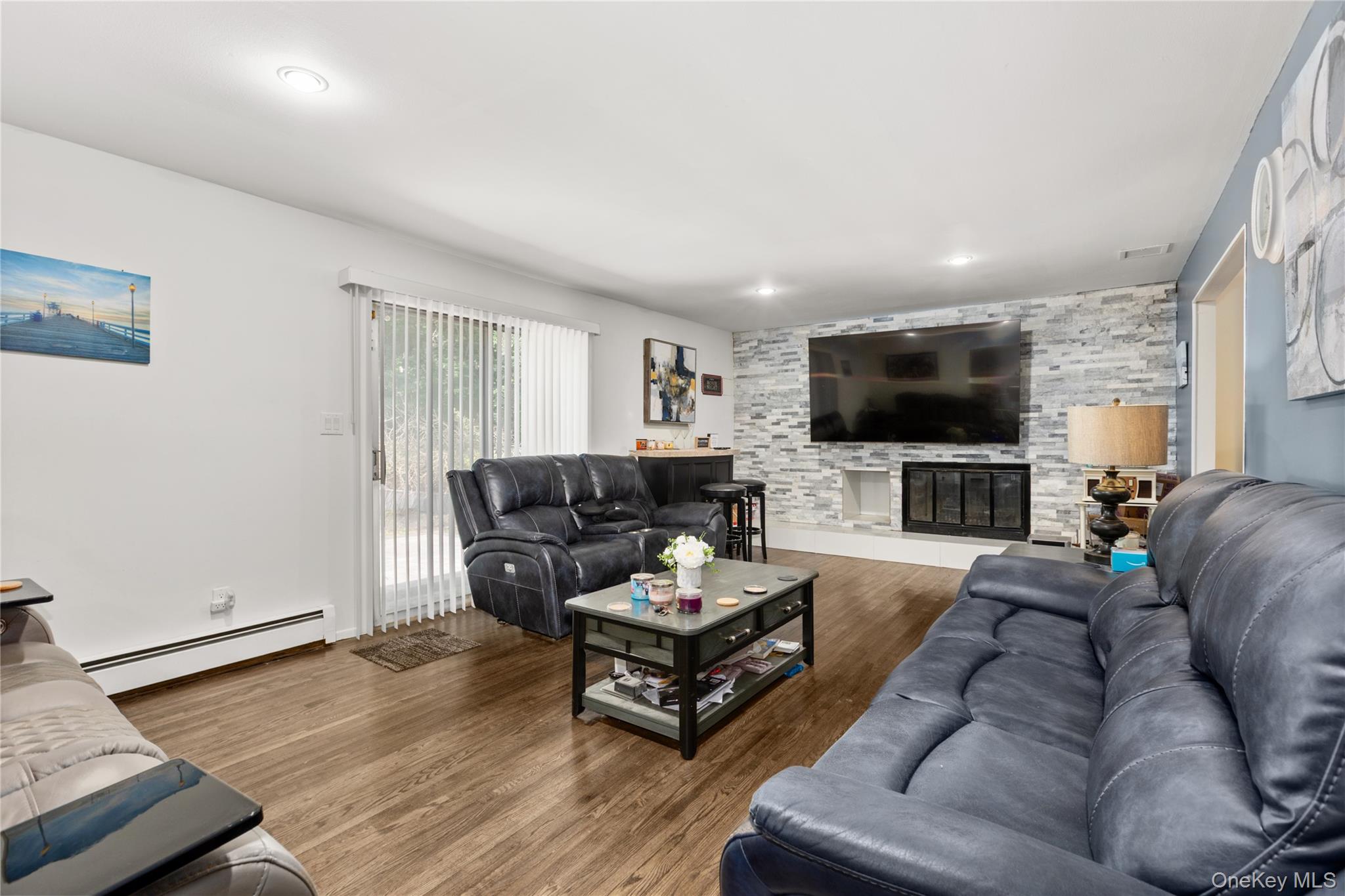 Smithtown, New York, 11787, United States, 4 Bedrooms Bedrooms, ,3 BathroomsBathrooms,Residential,For Sale,1907417