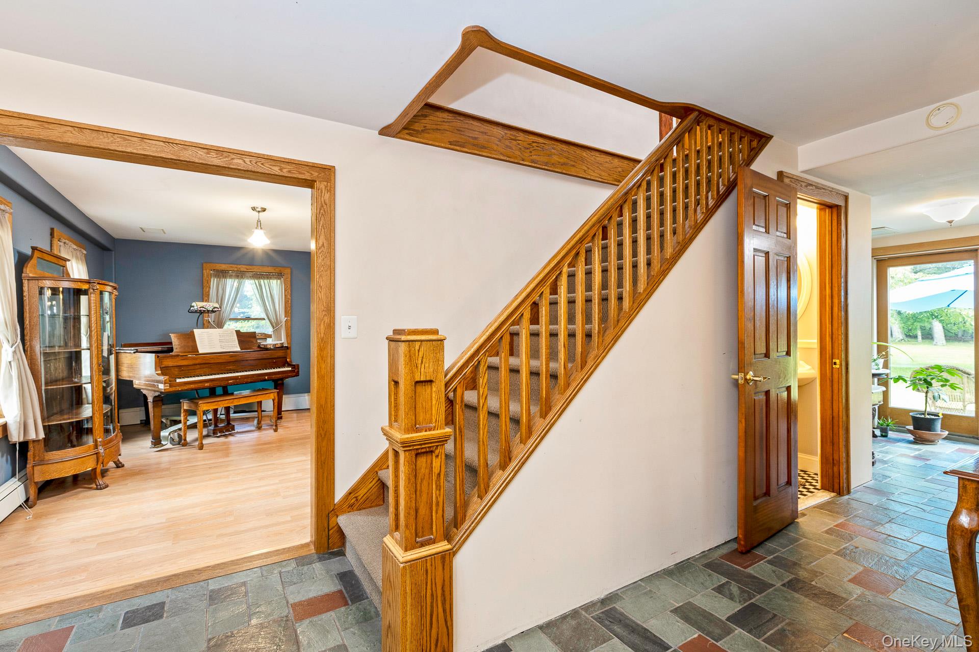 Manorville, New York, 11949, United States, 4 Bedrooms Bedrooms, ,2 BathroomsBathrooms,Residential,For Sale,1917125