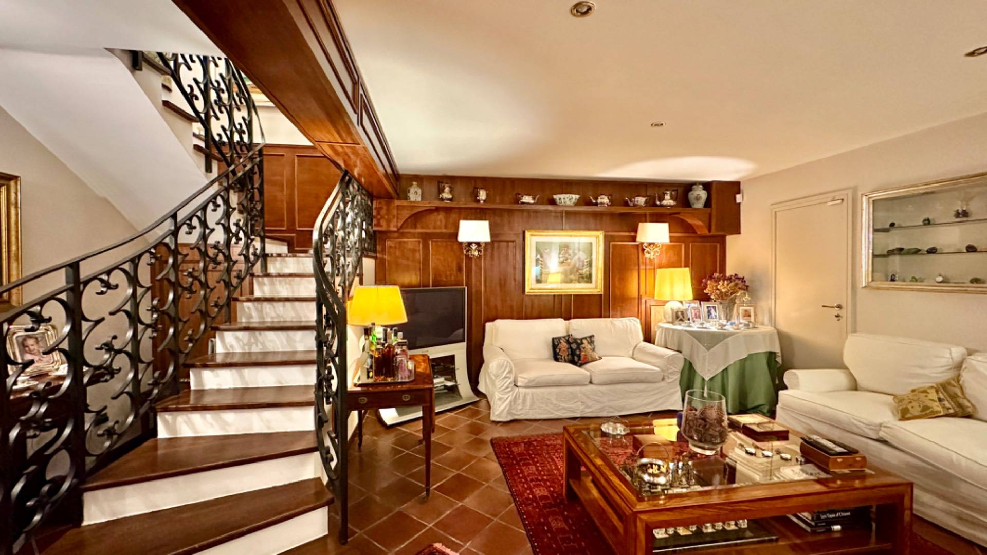 Roma, Roma, 00100, IT, 4 Bedrooms Bedrooms, ,3 BathroomsBathrooms,Residential,For Sale,1746322