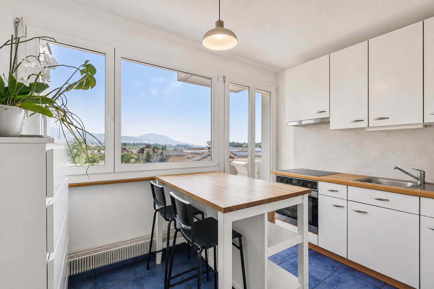 Spacious 5.5-room top-floor apartment with a terrace and 2 outdoor parking space - 物件實景