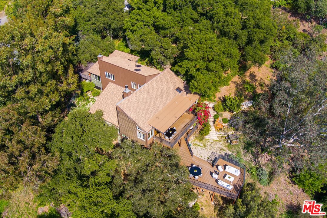 Topanga, California, 90290, United States, 4 Bedrooms Bedrooms, ,5 BathroomsBathrooms,Residential,For Sale,1796839