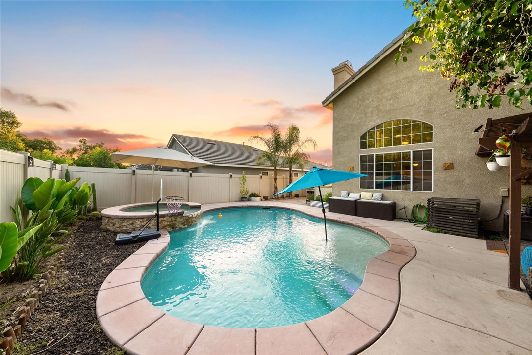 Temecula, California, 92592, United States, 3 Bedrooms Bedrooms, ,3 BathroomsBathrooms,Residential,For Sale,1927855