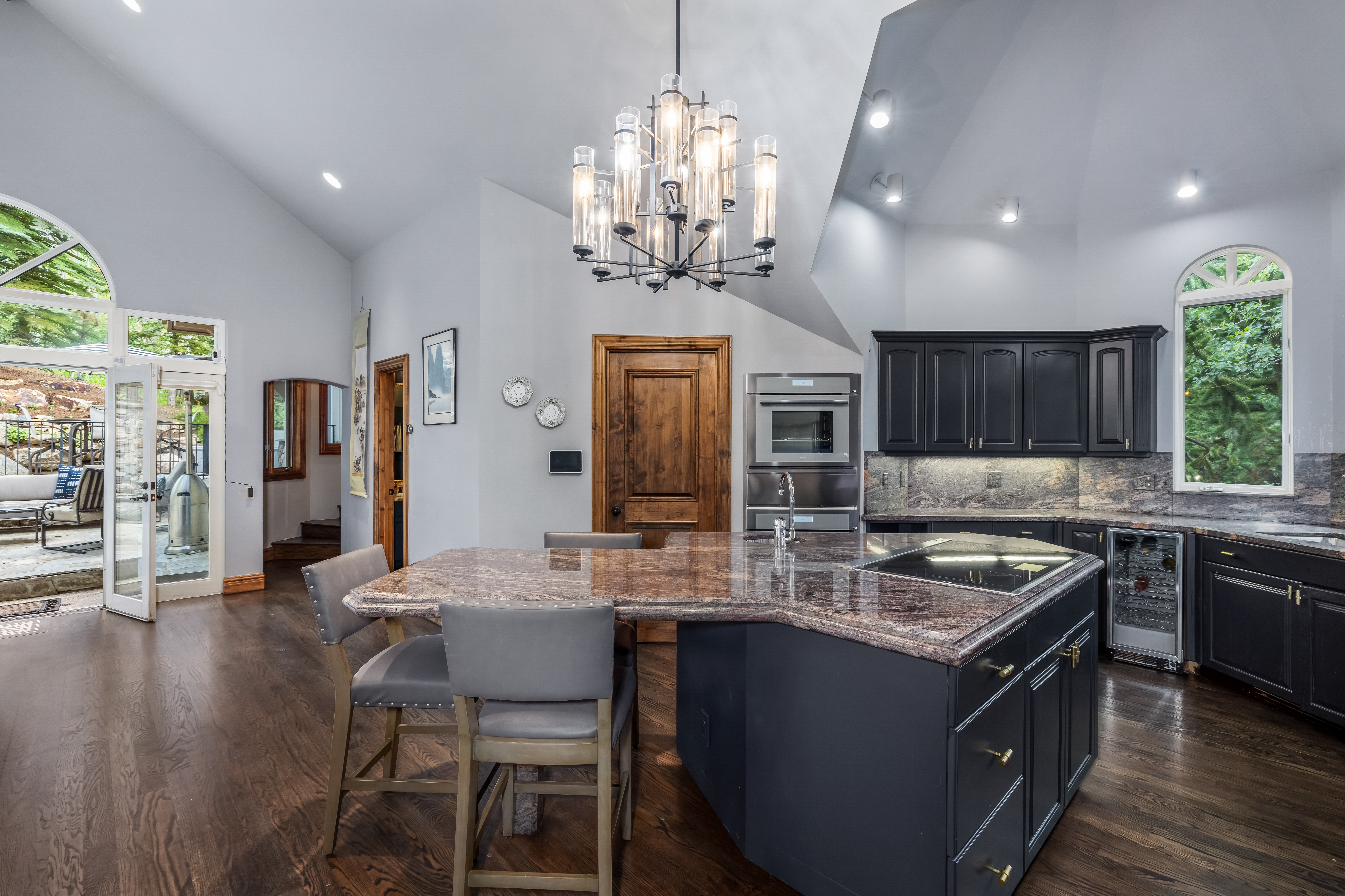  2080 Meadow Brook Drive Offers a Rare Blend of Privacy, and Mountain Living - 物件實景