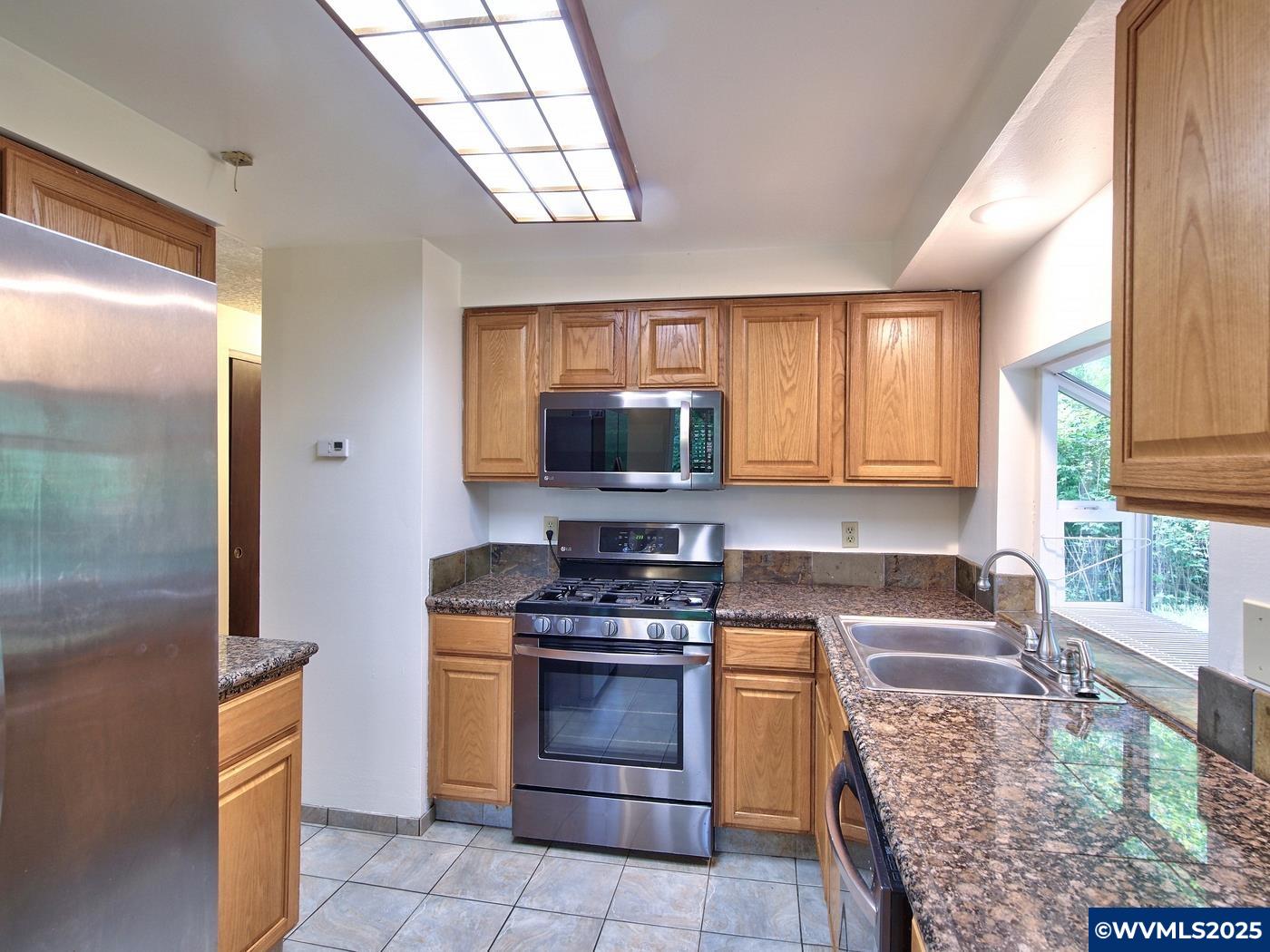 Lincoln City, Oregon, 97367, United States, ,2 BathroomsBathrooms,Residential,For Sale,1878367