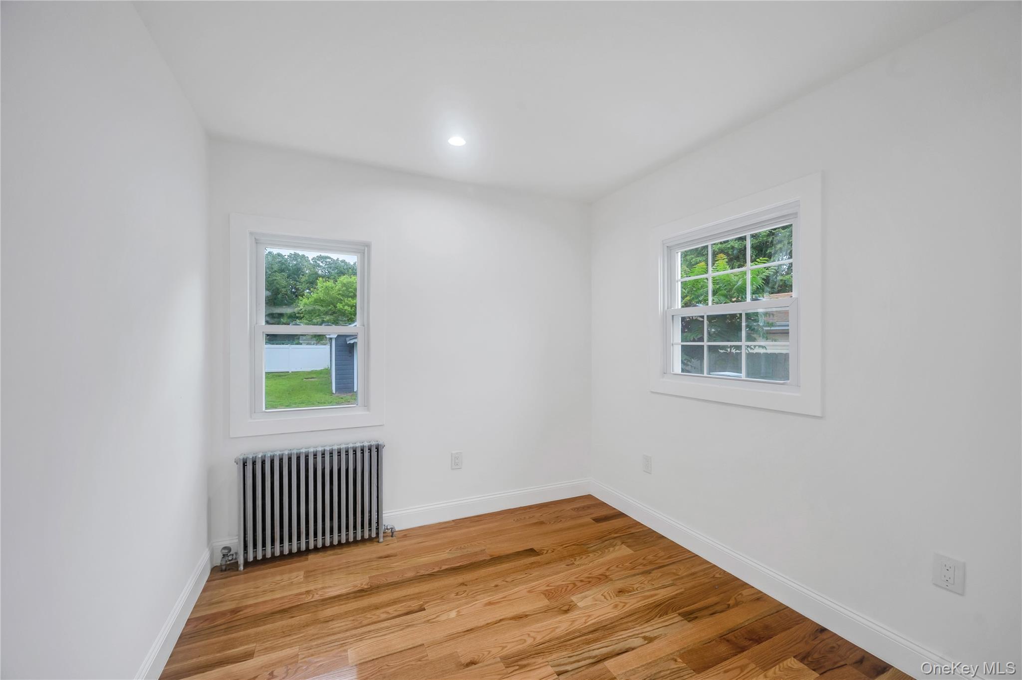 Shirley, New York, 11967, United States, 5 Bedrooms Bedrooms, ,2 BathroomsBathrooms,Residential,For Sale,1948254