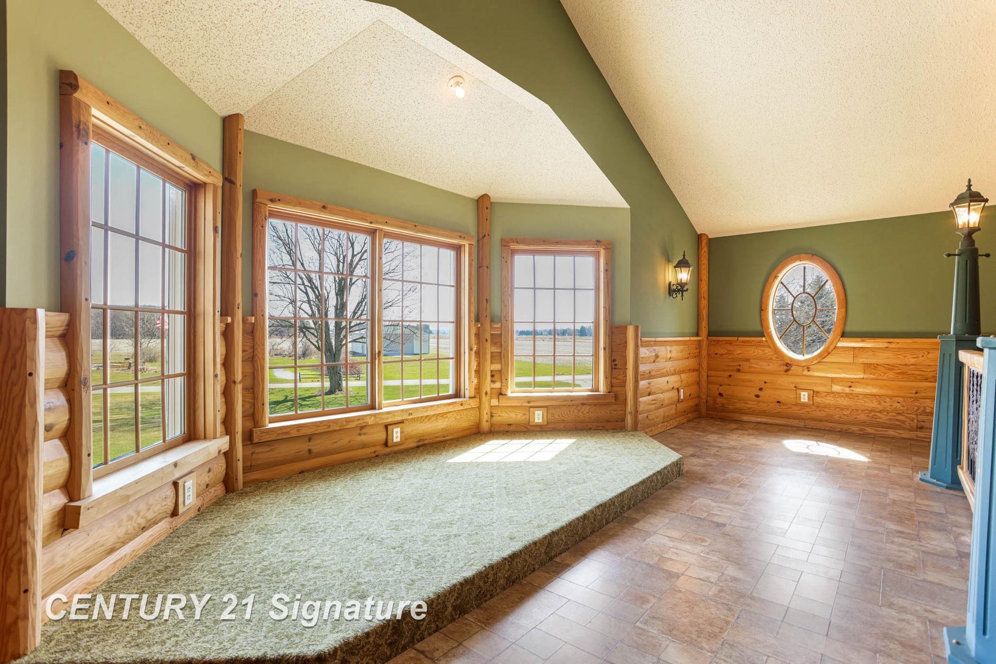 Hemlock, Michigan, 48626, United States, 6 Bedrooms Bedrooms, ,5 BathroomsBathrooms,Residential,For Sale,1984080