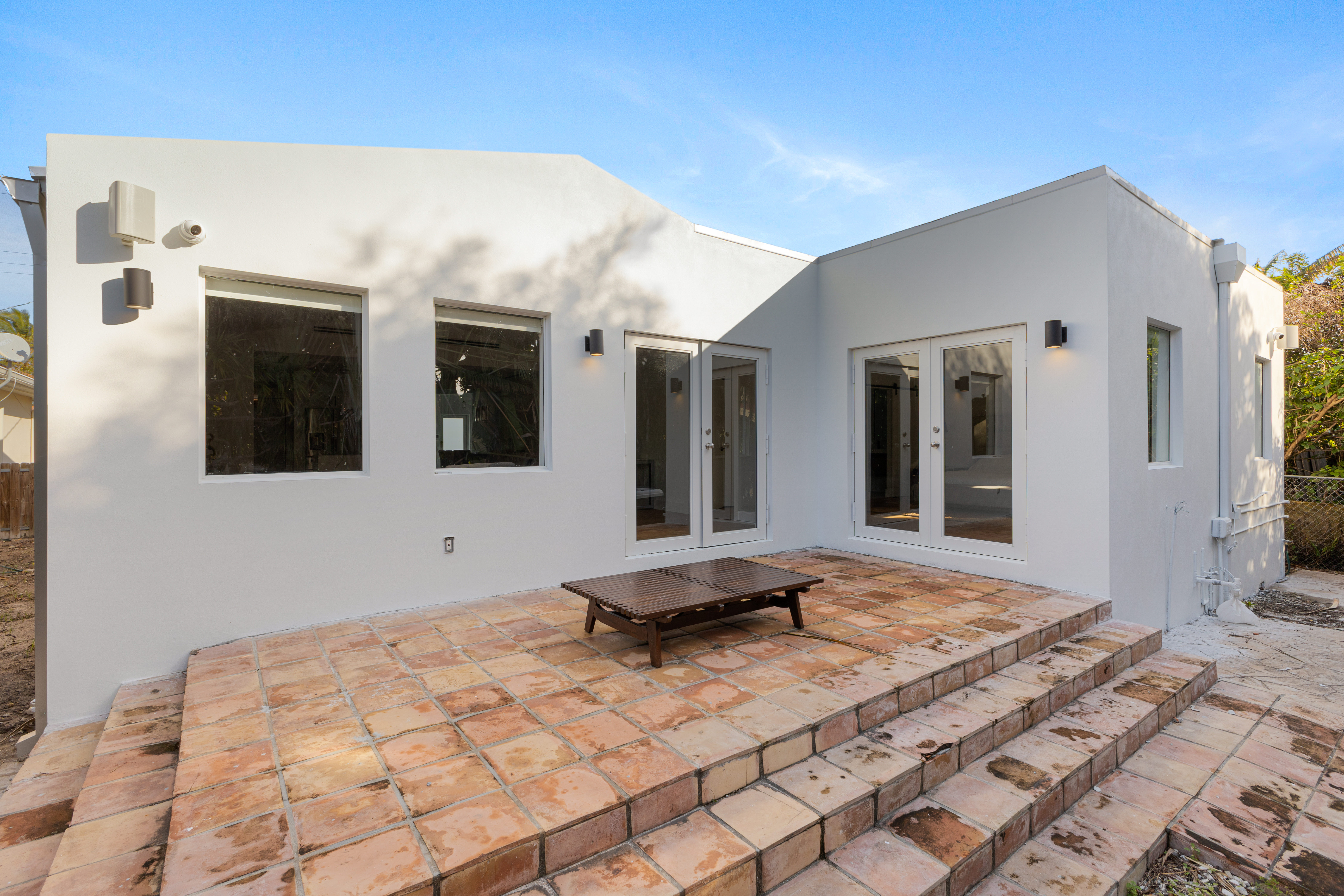  8926 Emerson Ave, Surfside, FL, 33154 - 物件實景