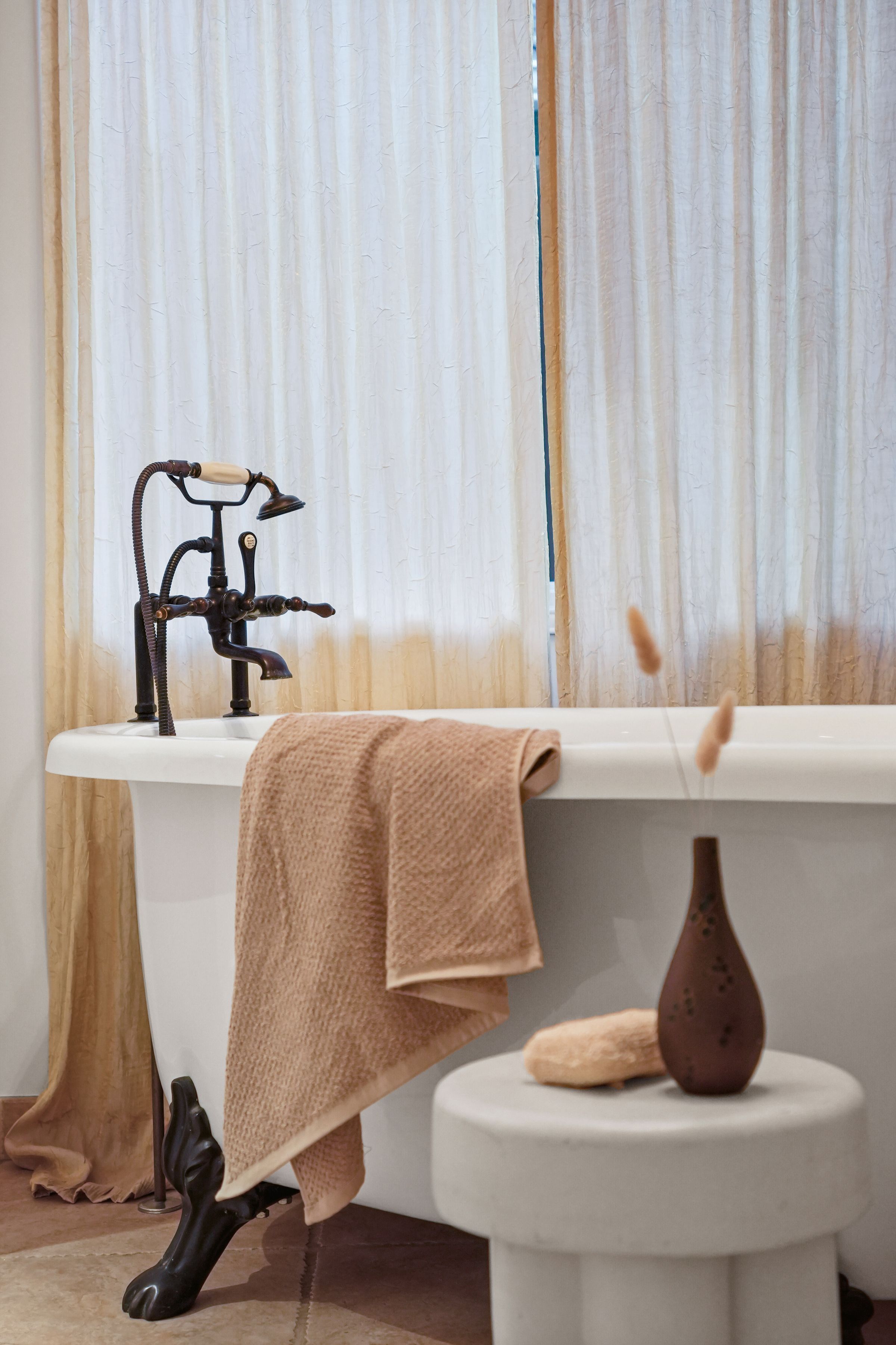  6506 Colbath Avenue - 物件實景