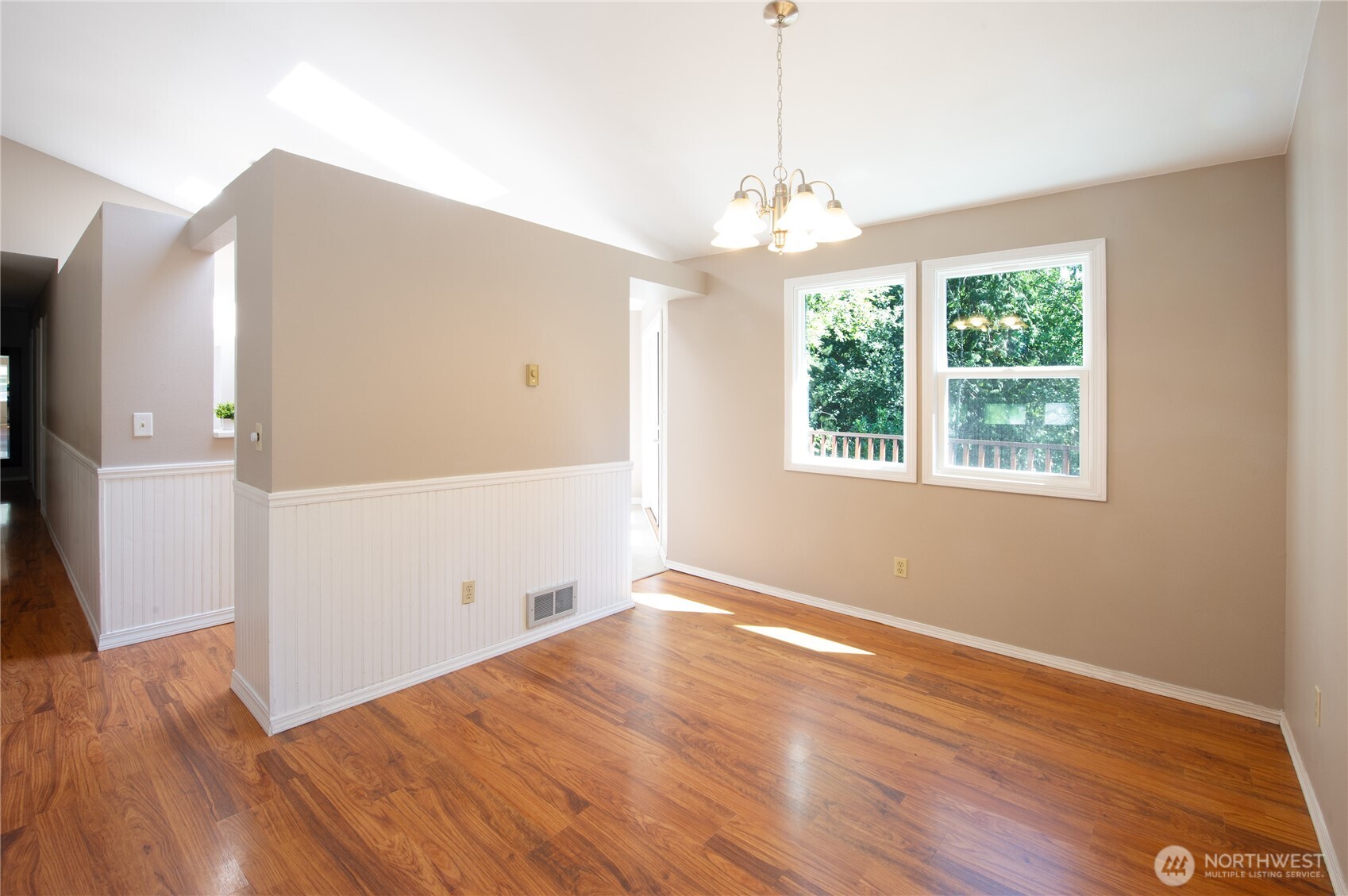 Everett, Washington, 98208, United States, 4 Bedrooms Bedrooms, ,3 BathroomsBathrooms,Residential,For Sale,1920302