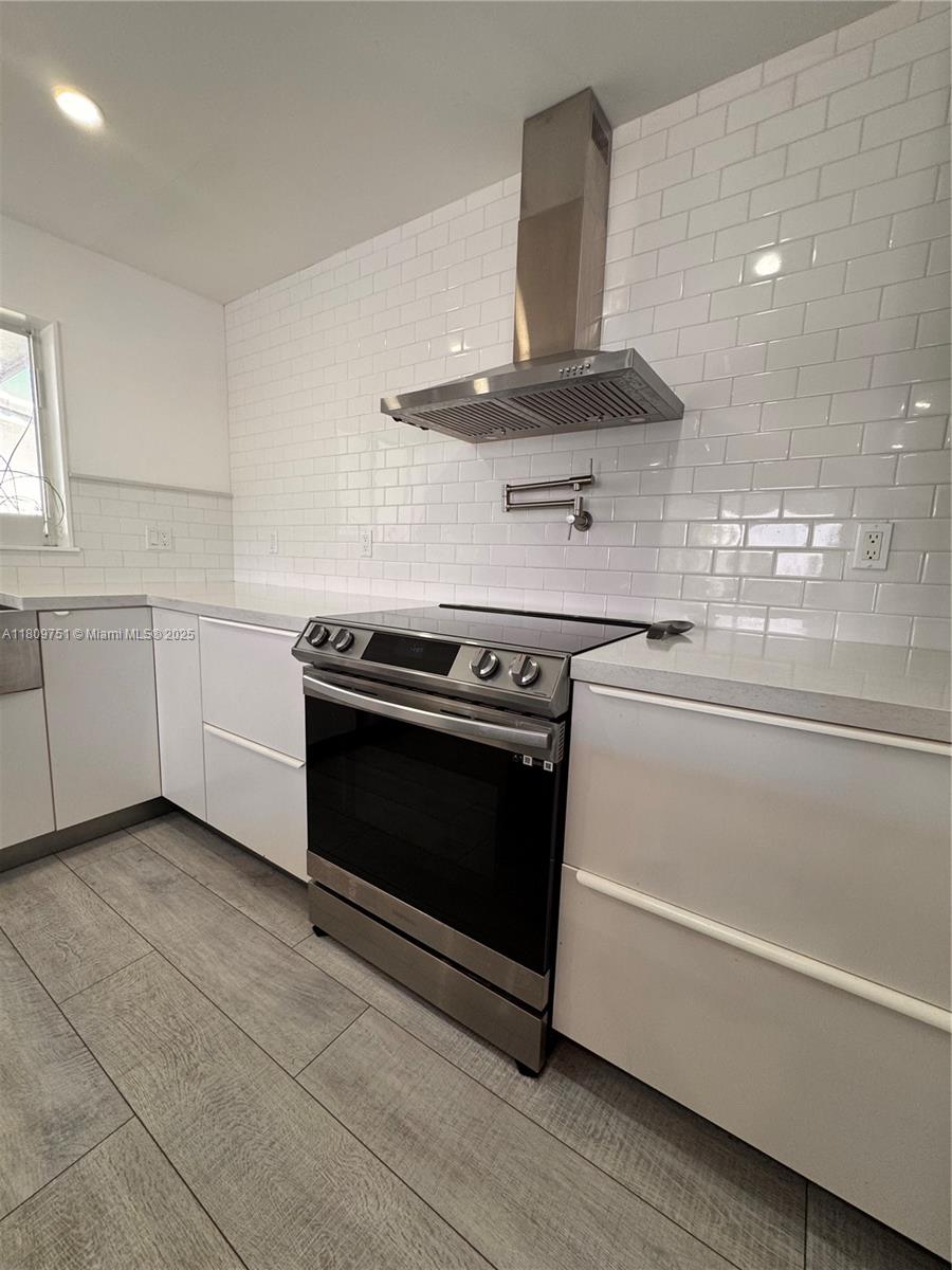 Pompano Beach, Florida, 33060, United States, 2 Bedrooms Bedrooms, ,2 BathroomsBathrooms,Residential,For Sale,1829168