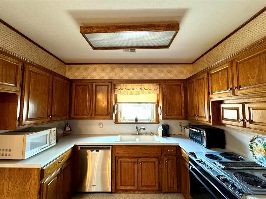 Chickasha, Oklahoma, 73018, United States, 7 Bedrooms Bedrooms, ,7 BathroomsBathrooms,Residential,For Sale,1921777