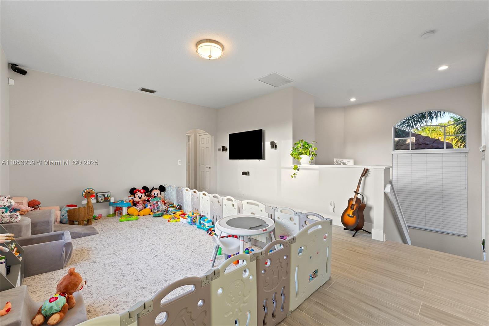 Weston, Florida, 33327, United States, 5 Bedrooms Bedrooms, ,6 BathroomsBathrooms,Residential,For Sale,1919791