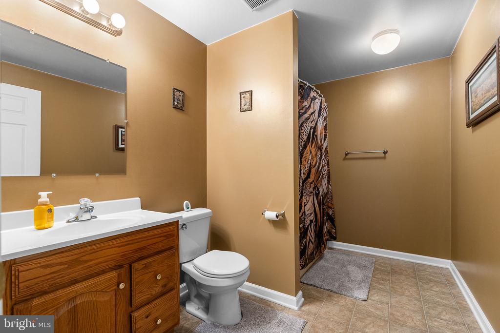 Fredericksburg, Virginia, 22408, United States, 5 Bedrooms Bedrooms, ,4 BathroomsBathrooms,Residential,For Sale,1900737