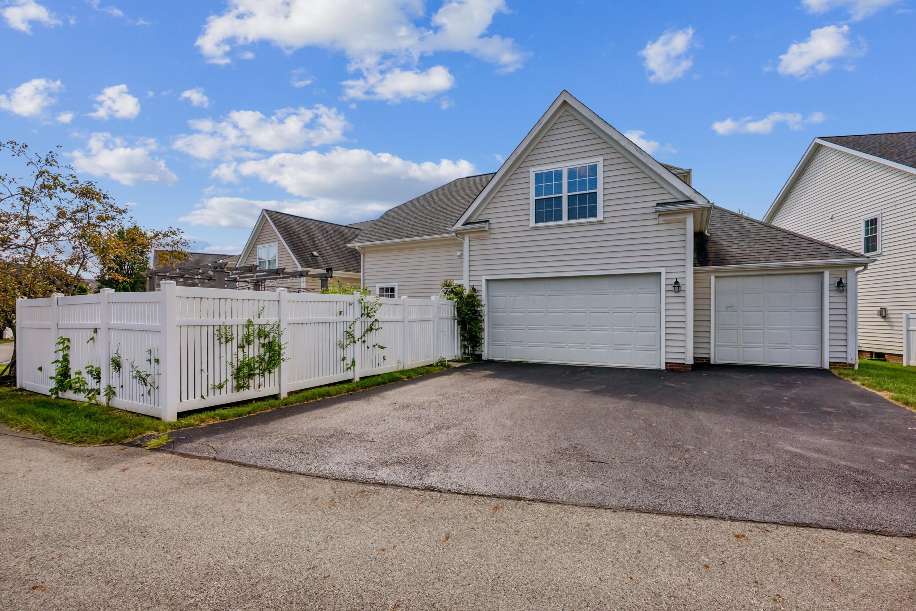 New Albany, Ohio, 43054, United States, 4 Bedrooms Bedrooms, ,5 BathroomsBathrooms,Residential,For Sale,1913750