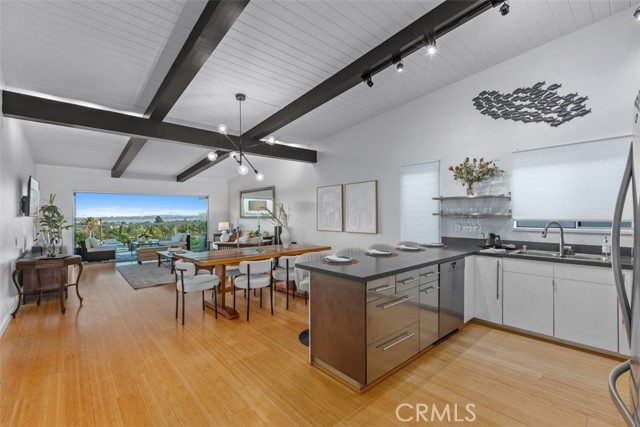 San Diego, California, 92109, United States, 4 Bedrooms Bedrooms, ,3 BathroomsBathrooms,Residential,For Sale,1974655