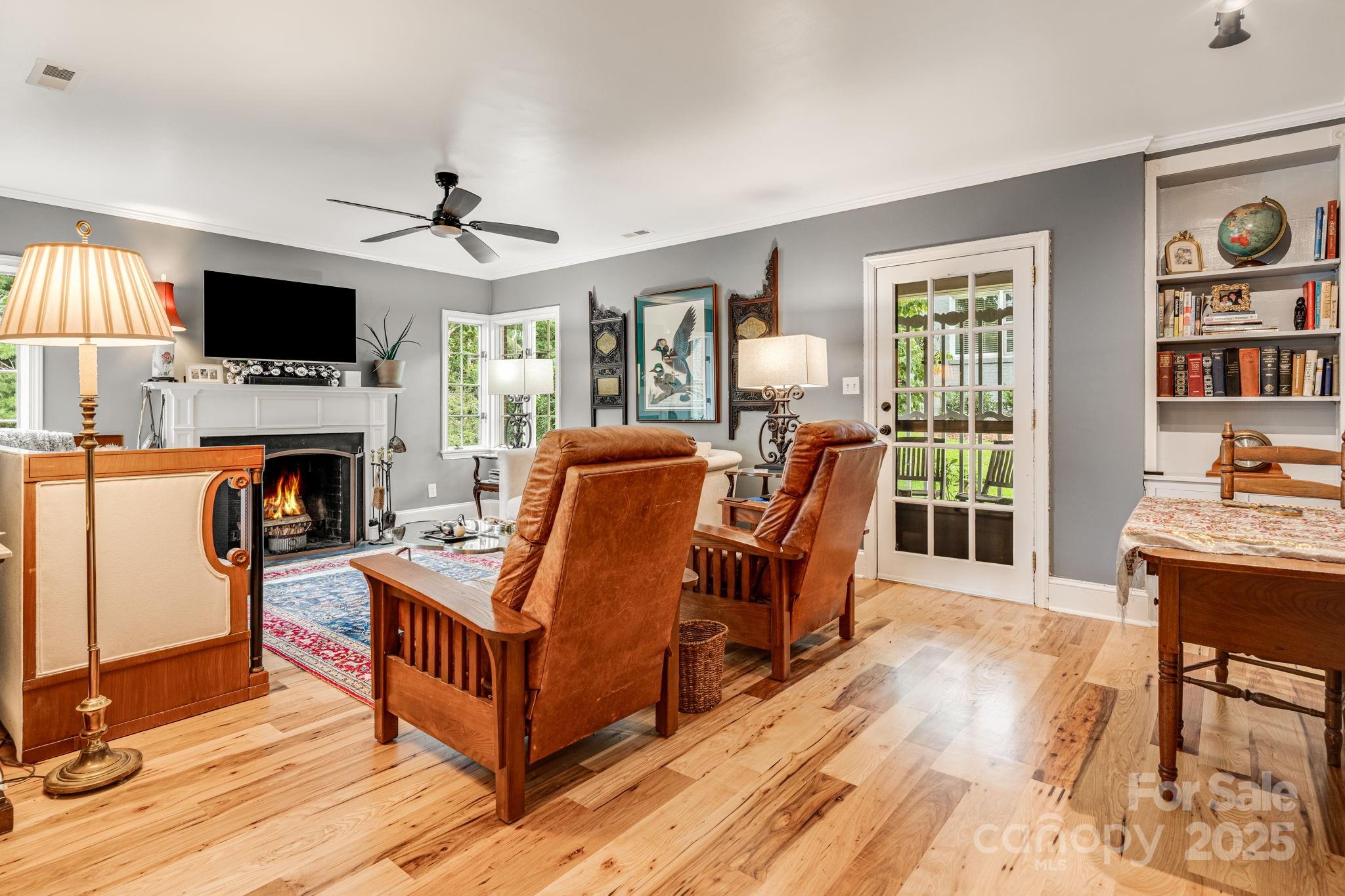 Asheville, North Carolina, 28804, United States, 3 Bedrooms Bedrooms, ,2 BathroomsBathrooms,Residential,For Sale,1916392