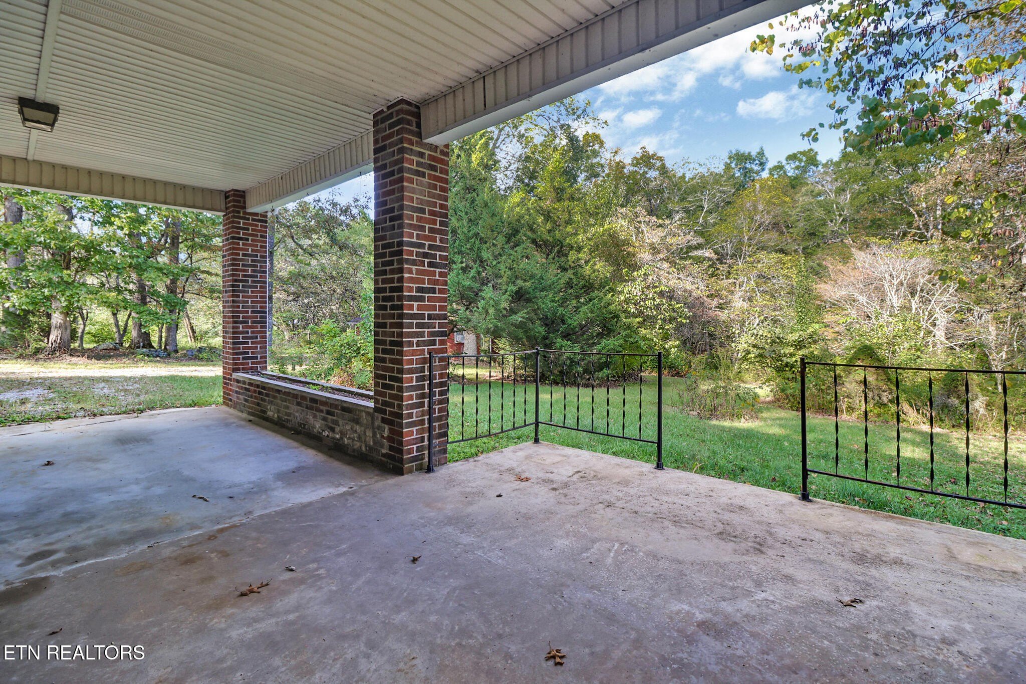 Crossville, Tennessee, 38555, United States, 2 Bedrooms Bedrooms, ,1 BathroomBathrooms,Residential,For Sale,1982388