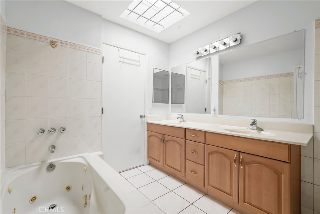 Burbank, California, 91501, United States, 2 Bedrooms Bedrooms, ,2 BathroomsBathrooms,Residential,For Sale,1889900