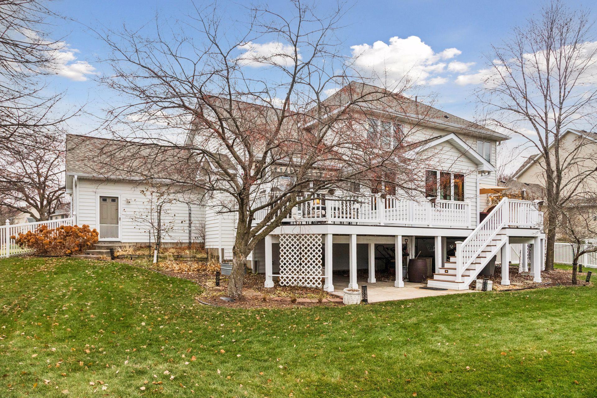 Woodbury, Minnesota, 55129, United States, 5 Bedrooms Bedrooms, ,3 BathroomsBathrooms,Residential,For Sale,1998443