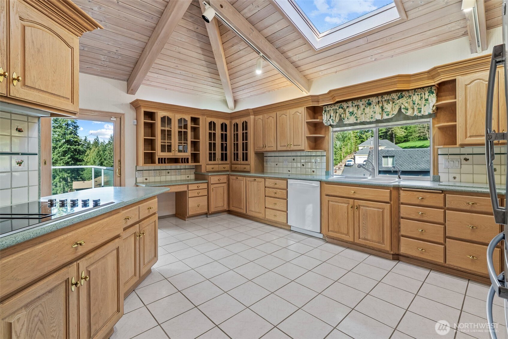 Longview, Washington, 98632, United States, 4 Bedrooms Bedrooms, ,2 BathroomsBathrooms,Residential,For Sale,1908554