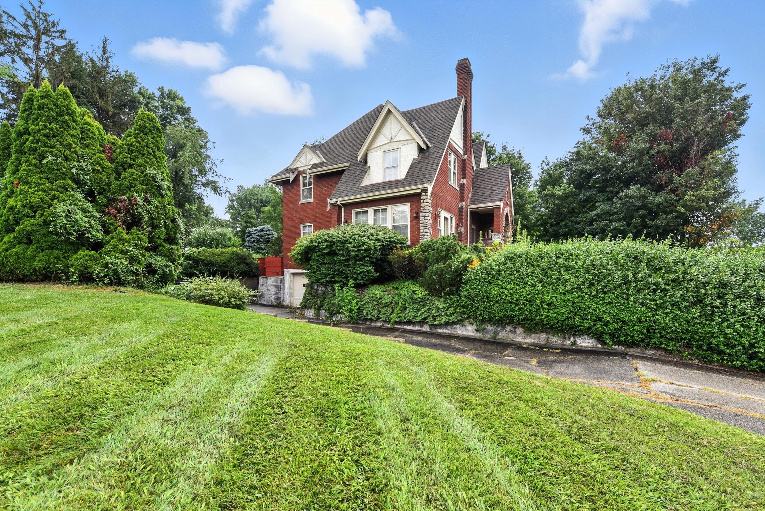Fort Mitchell, Kentucky, 41017, United States, 3 Bedrooms Bedrooms, ,3 BathroomsBathrooms,Residential,For Sale,1901378