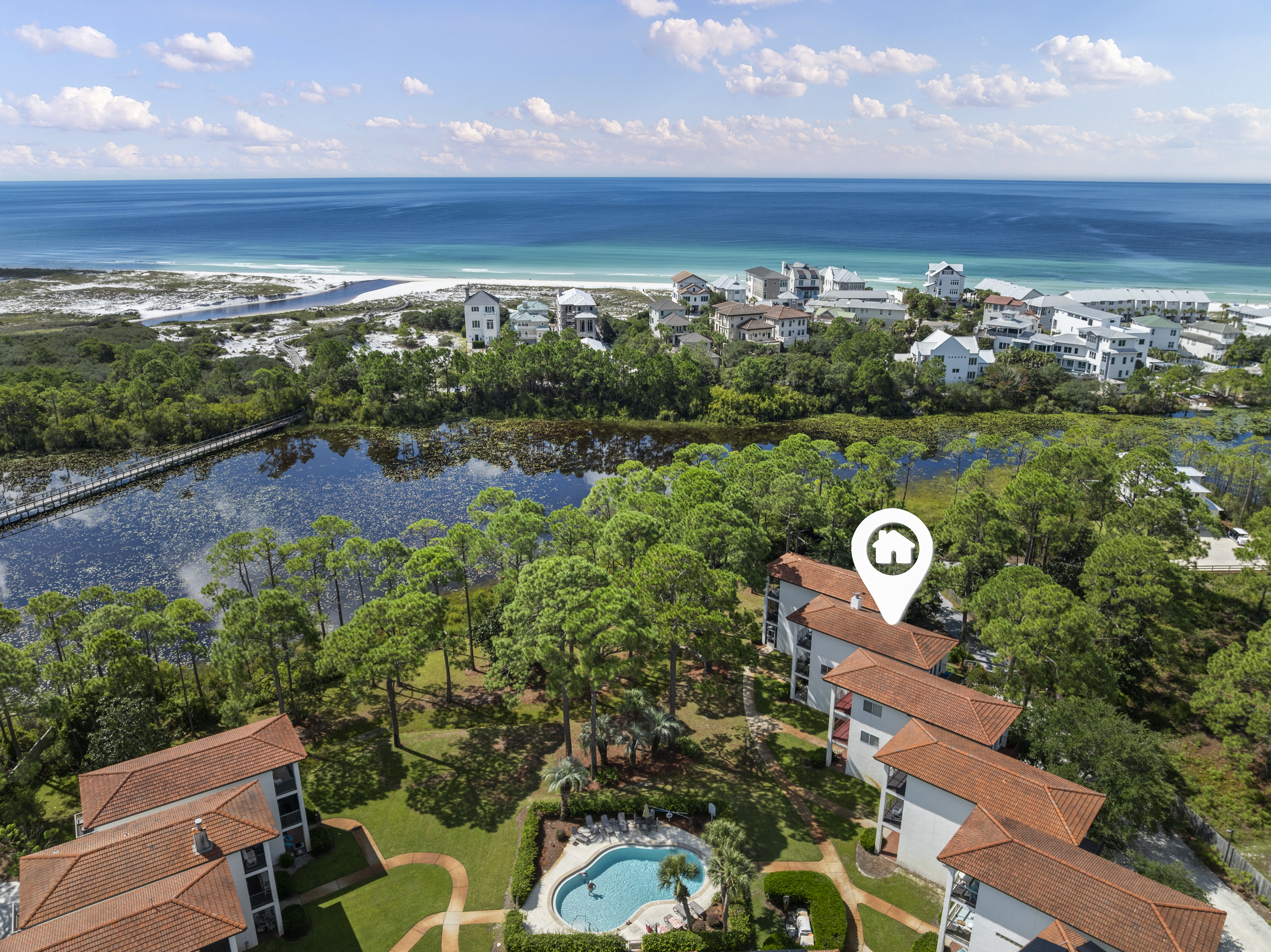  Rare Coastal Retreat with Pool Overlooking Tresca Lake Offered Fully Furnished - 物件實景