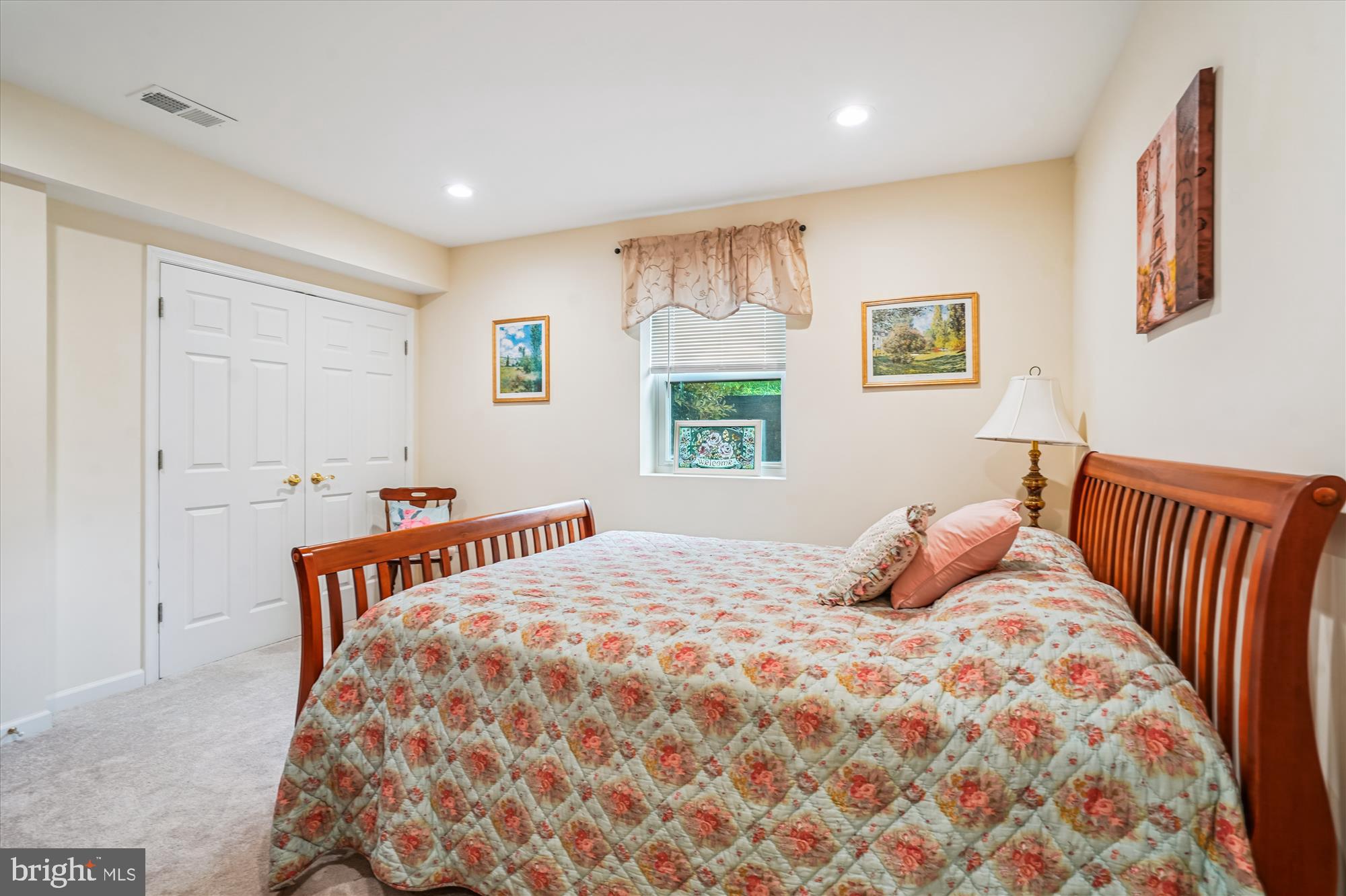 Burke, Virginia, 22015, United States, 5 Bedrooms Bedrooms, ,4 BathroomsBathrooms,Residential,For Sale,1905791