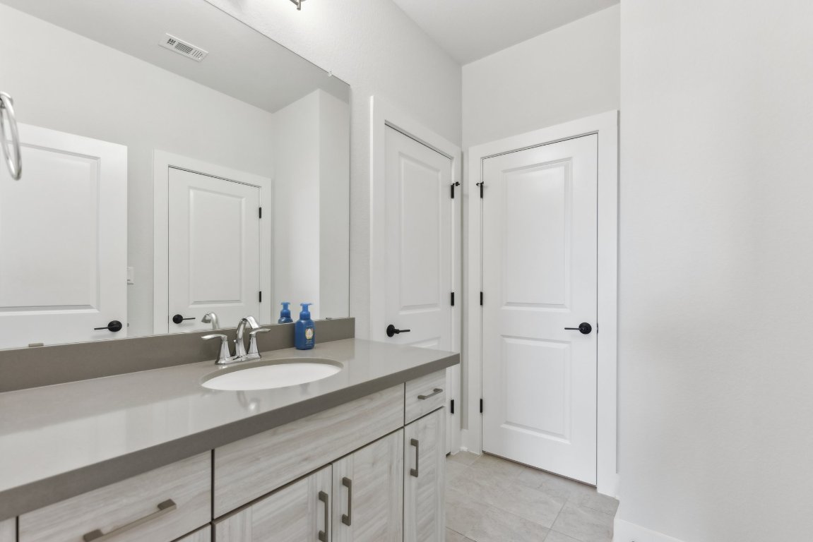 Leander, Texas, 78641, United States, 6 Bedrooms Bedrooms, ,5 BathroomsBathrooms,Residential,For Sale,1794623
