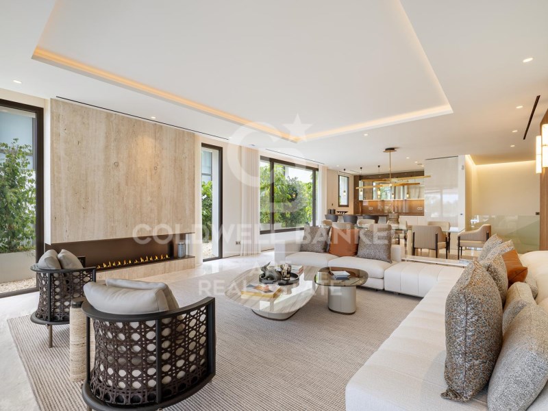 Marbella, Andalusia, ES, 5 Bedrooms Bedrooms, ,5 BathroomsBathrooms,Residential,For Sale,1932954