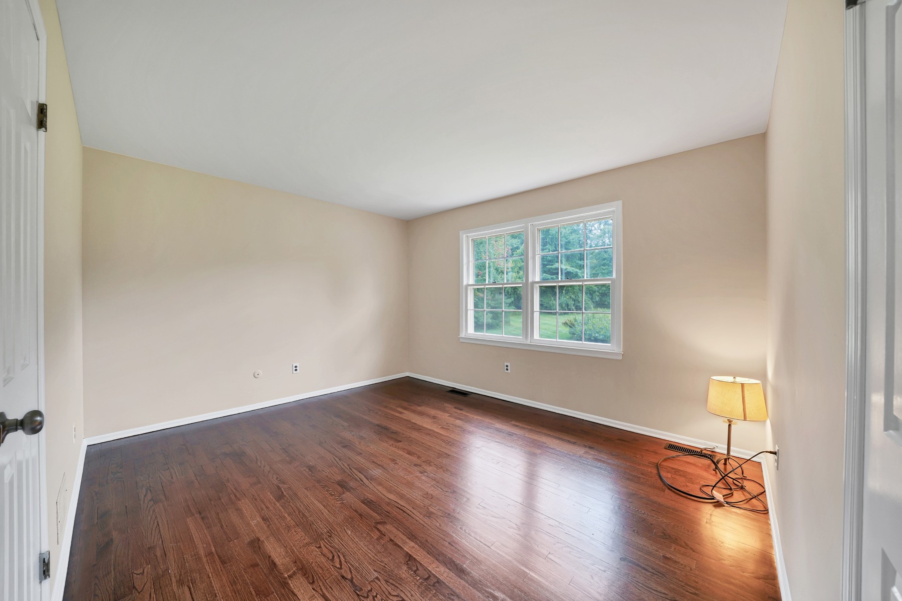  Beautifully Maintained Colonial with Expansive Backyard - 物件實景
