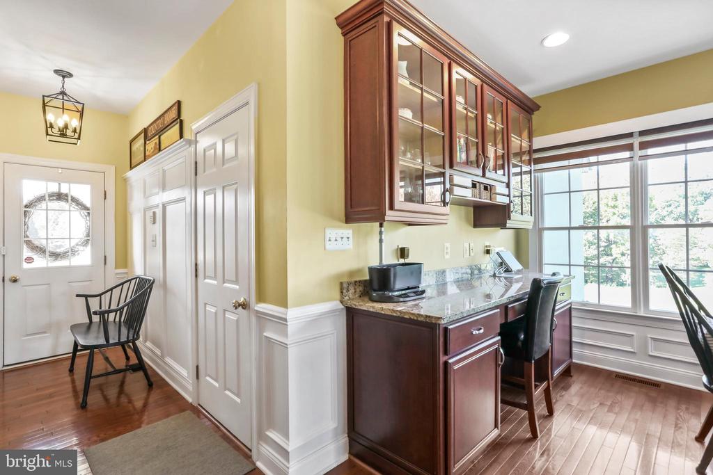 Waterford, Virginia, 20197, United States, 4 Bedrooms Bedrooms, ,5 BathroomsBathrooms,Residential,For Sale,1941290
