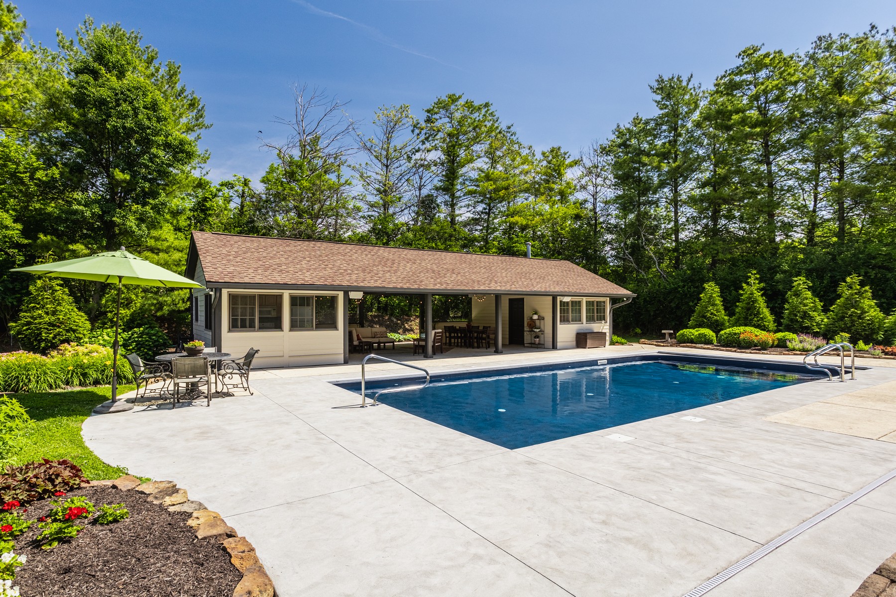  Rare Opportunity to Own a Stunning Home with Acreage in West Carmel - 物件實景