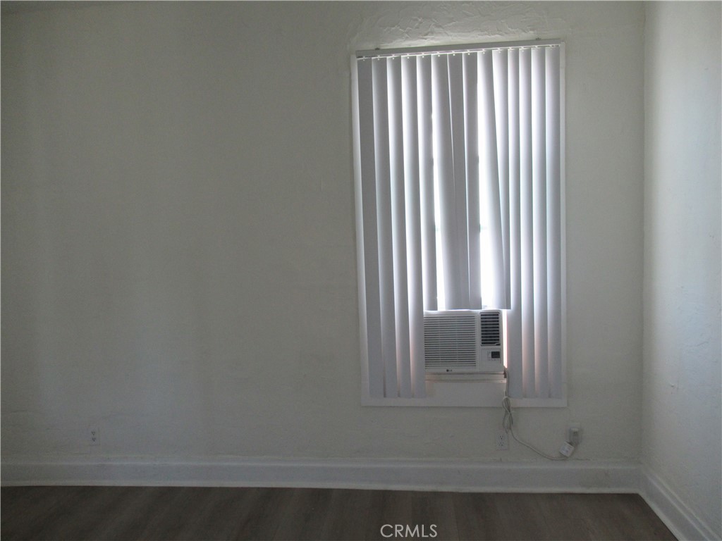 Los Angeles, California, 90018, United States, 4 Bedrooms Bedrooms, ,2 BathroomsBathrooms,Residential,For Sale,1941625