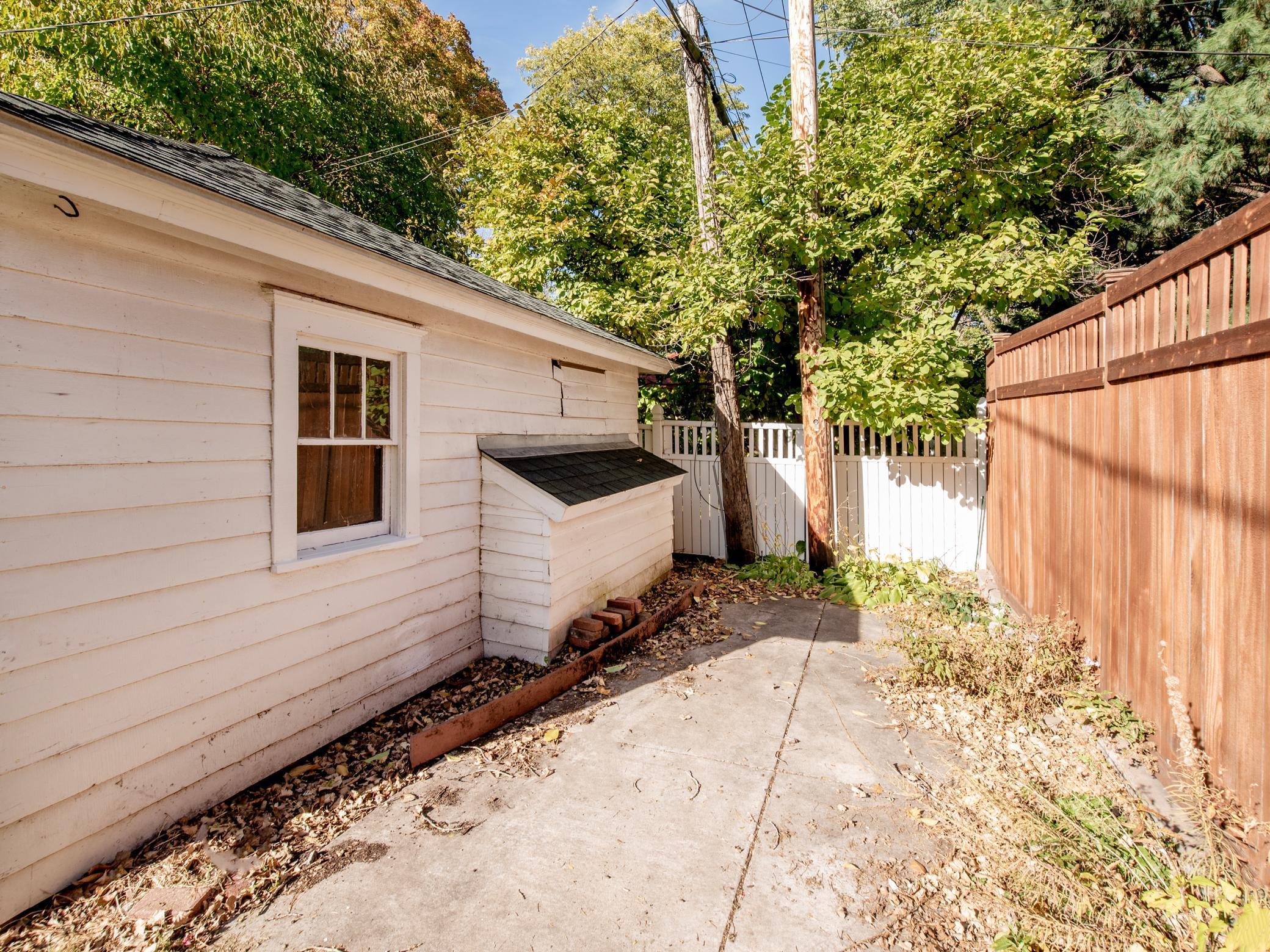 Saint Paul, Minnesota, 55104, United States, 3 Bedrooms Bedrooms, ,1 BathroomBathrooms,Residential,For Sale,1988037