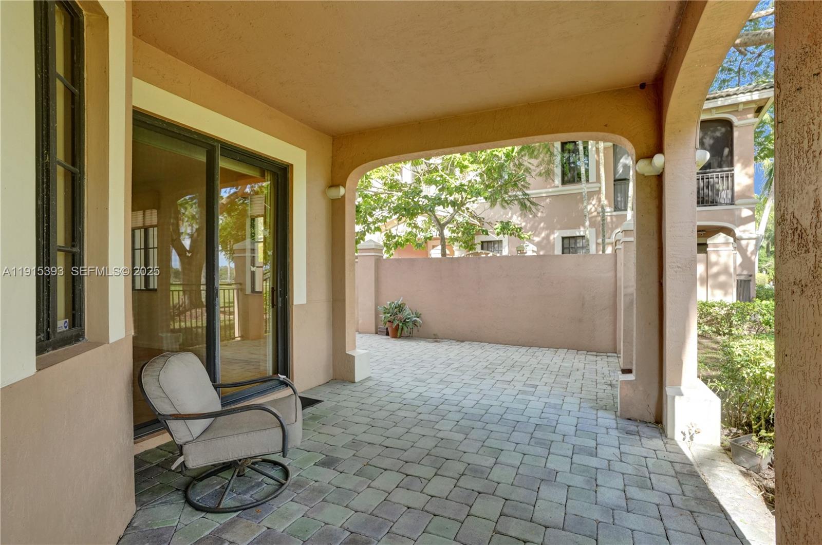 Weston, Florida, 33332, United States, 3 Bedrooms Bedrooms, ,2 BathroomsBathrooms,Residential,For Sale,1998449