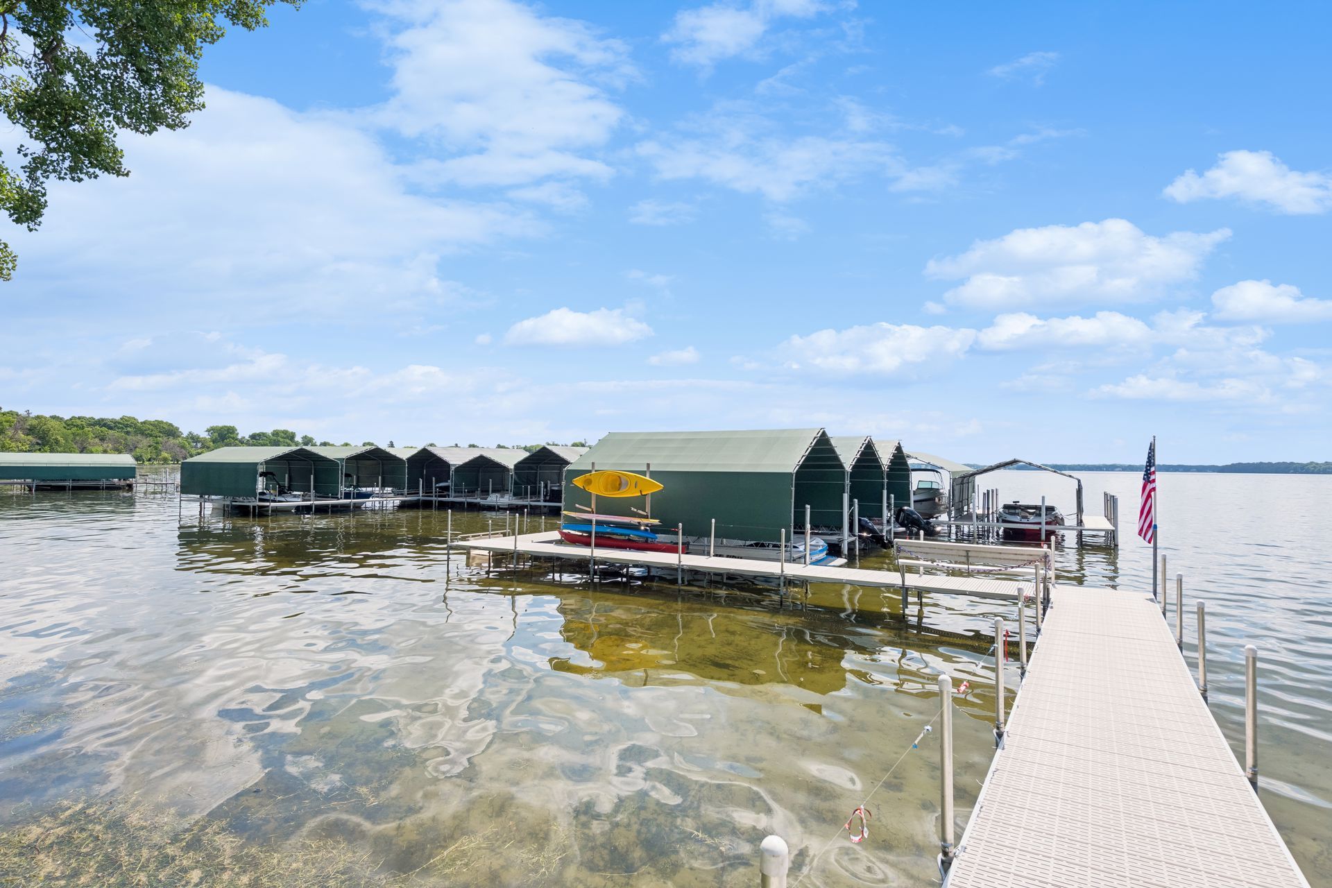  Elegant Fox Hill Rambler with Serene Water Views - 物件實景