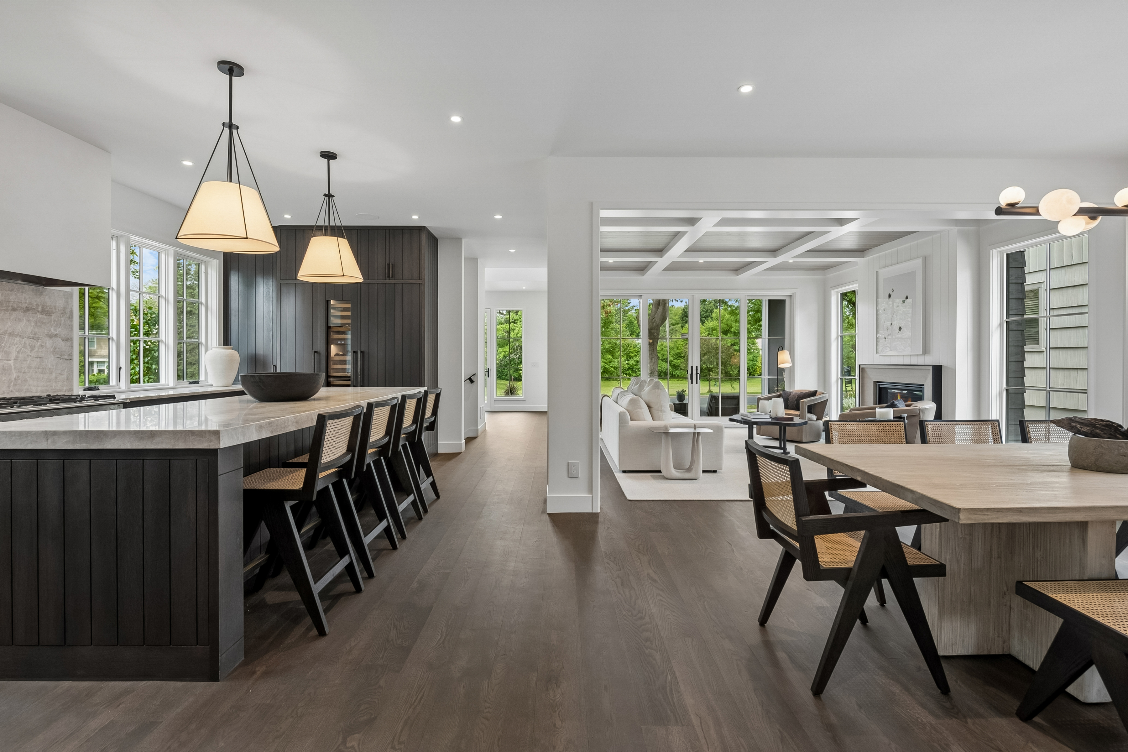  Timeless Luxury Meets Modern Design in Edina - 物件實景