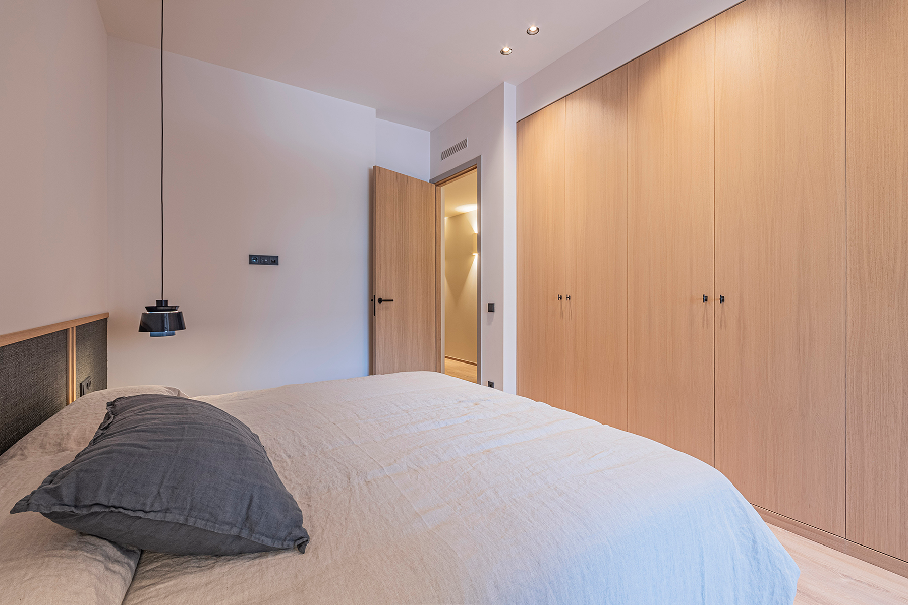  Modernist flat in Eixample with premium finishes in the Quadrat d