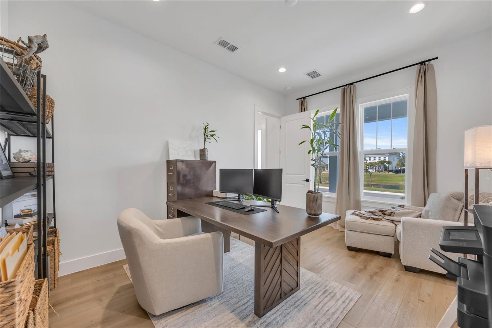 WINTER GARDEN, Florida, 34787, United States, 4 Bedrooms Bedrooms, ,4 BathroomsBathrooms,Residential,For Sale,2014519