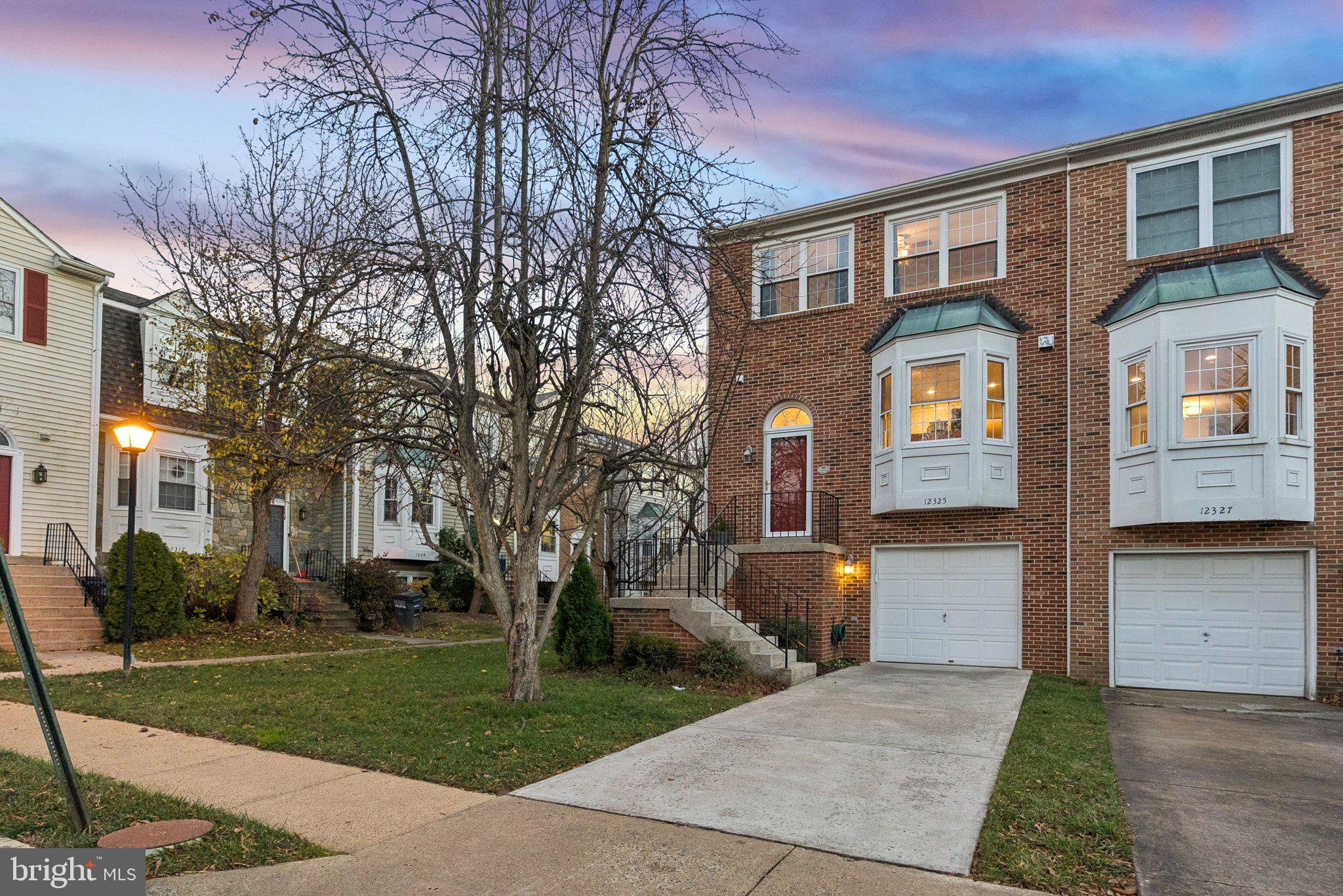 Fairfax, Virginia, 22033, United States, 2 Bedrooms Bedrooms, ,4 BathroomsBathrooms,Residential,For Sale,2001476