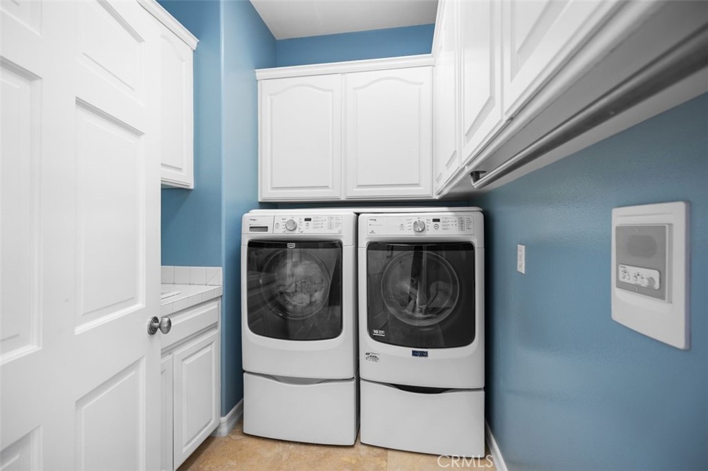 Mission Viejo, California, 92692, United States, 5 Bedrooms Bedrooms, ,5 BathroomsBathrooms,Residential,For Sale,1949715