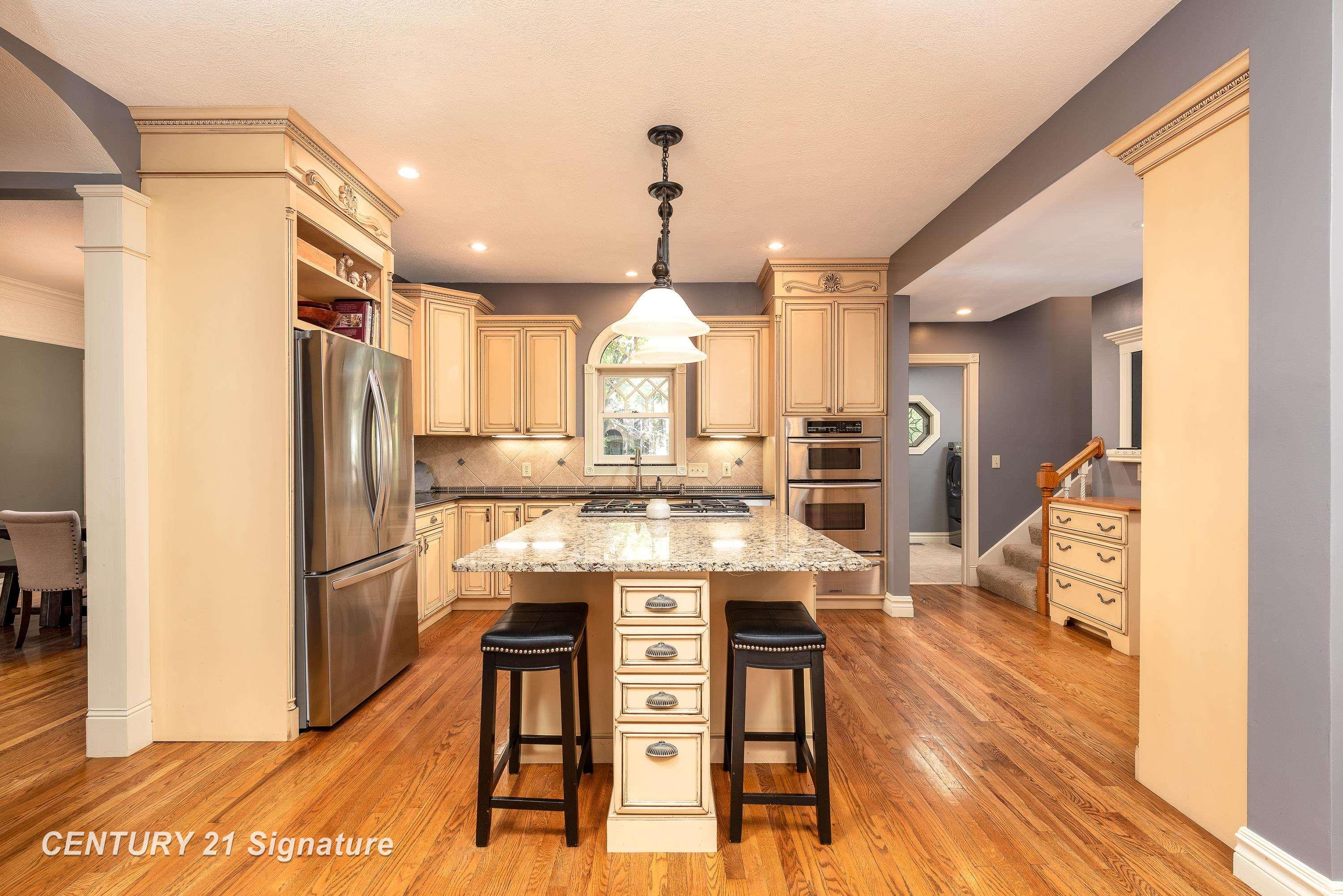 Midland, Michigan, 48642, United States, 5 Bedrooms Bedrooms, ,6 BathroomsBathrooms,Residential,For Sale,1977241