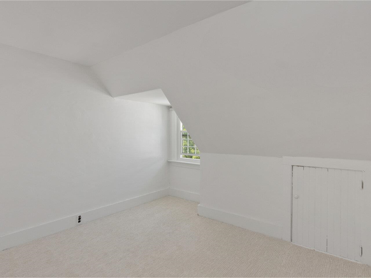 Burlington, Vermont, 05401, United States, 5 Bedrooms Bedrooms, ,2 BathroomsBathrooms,Residential,For Sale,1862244
