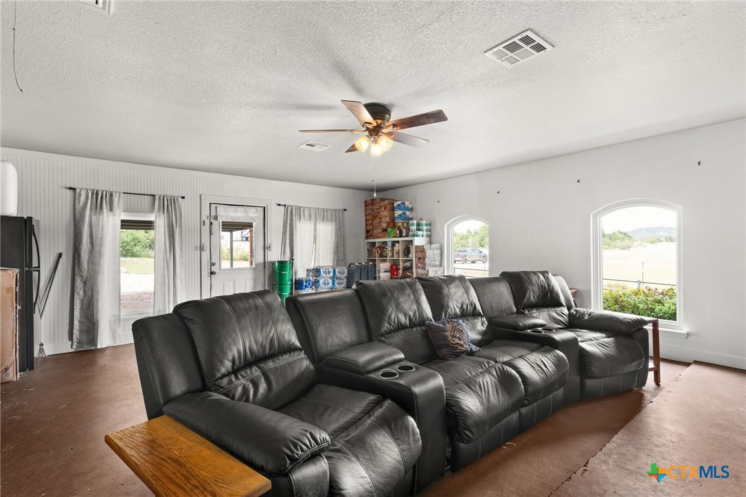 Gatesville, Texas, 76528, United States, 4 Bedrooms Bedrooms, ,2 BathroomsBathrooms,Residential,For Sale,1889930
