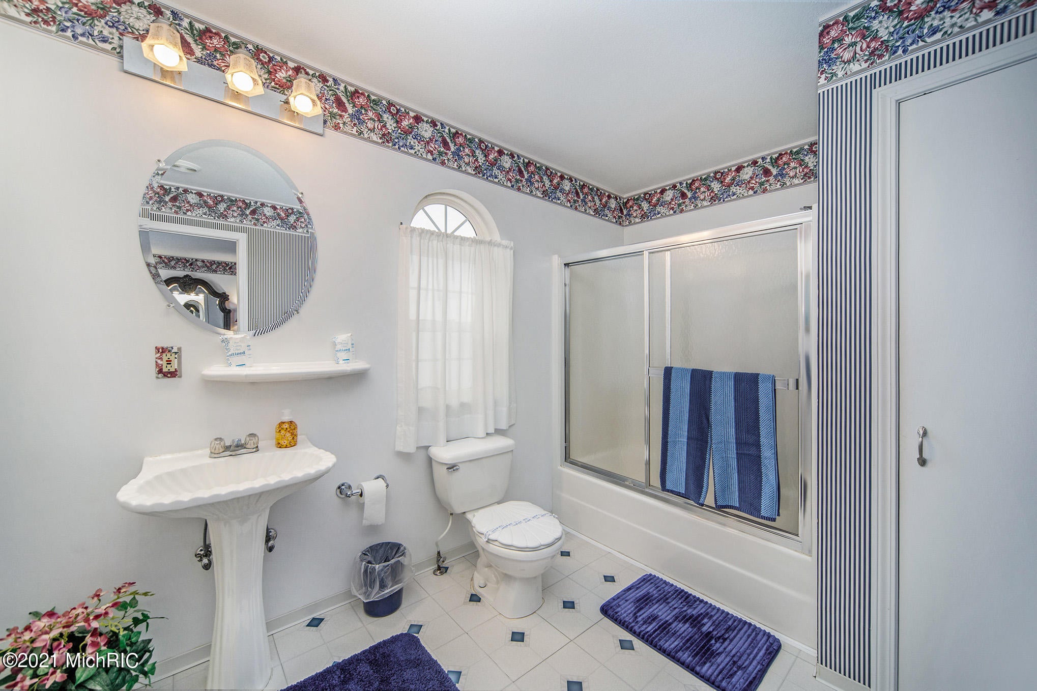 Harbor Springs, Michigan, 49740, United States, 5 Bedrooms Bedrooms, ,6 BathroomsBathrooms,Residential,For Sale,1914650