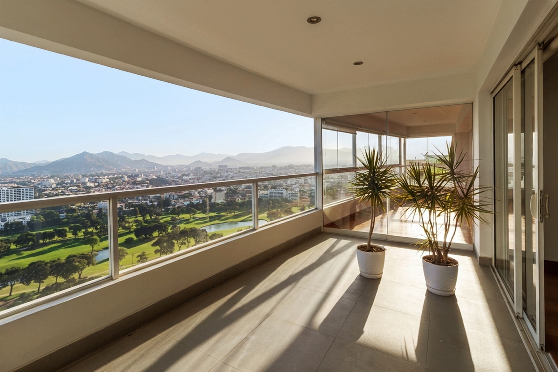  Exclusive penthouse with panoramic views in a prime location in CERROS DE CAMACH - 物件實景