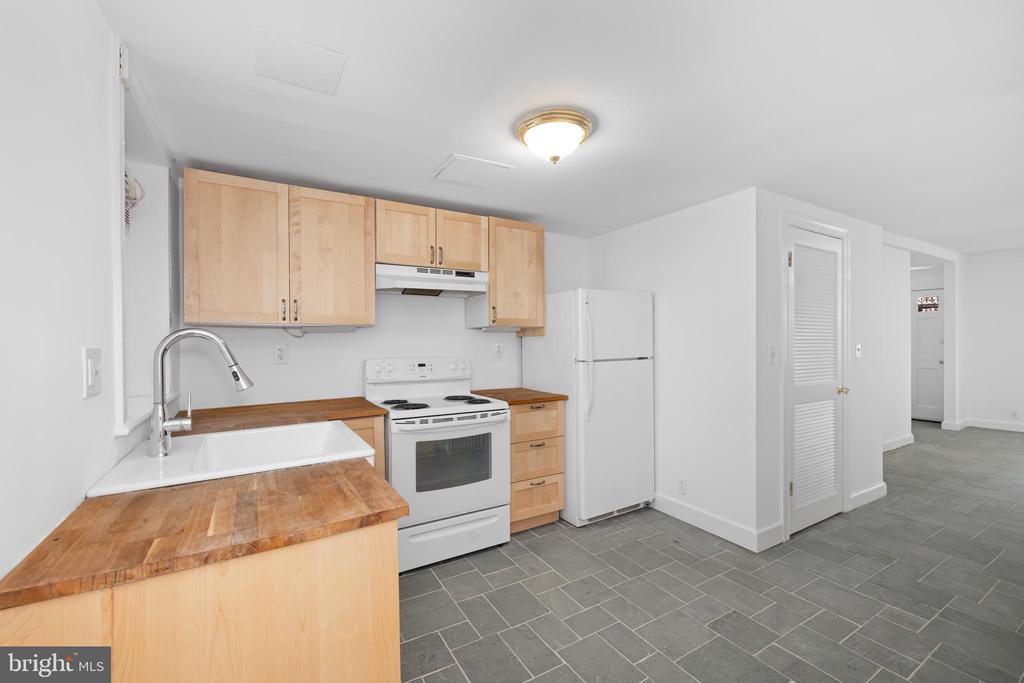 Washington, District of Columbia, 20003, United States, 3 Bedrooms Bedrooms, ,4 BathroomsBathrooms,Residential,For Sale,2048828