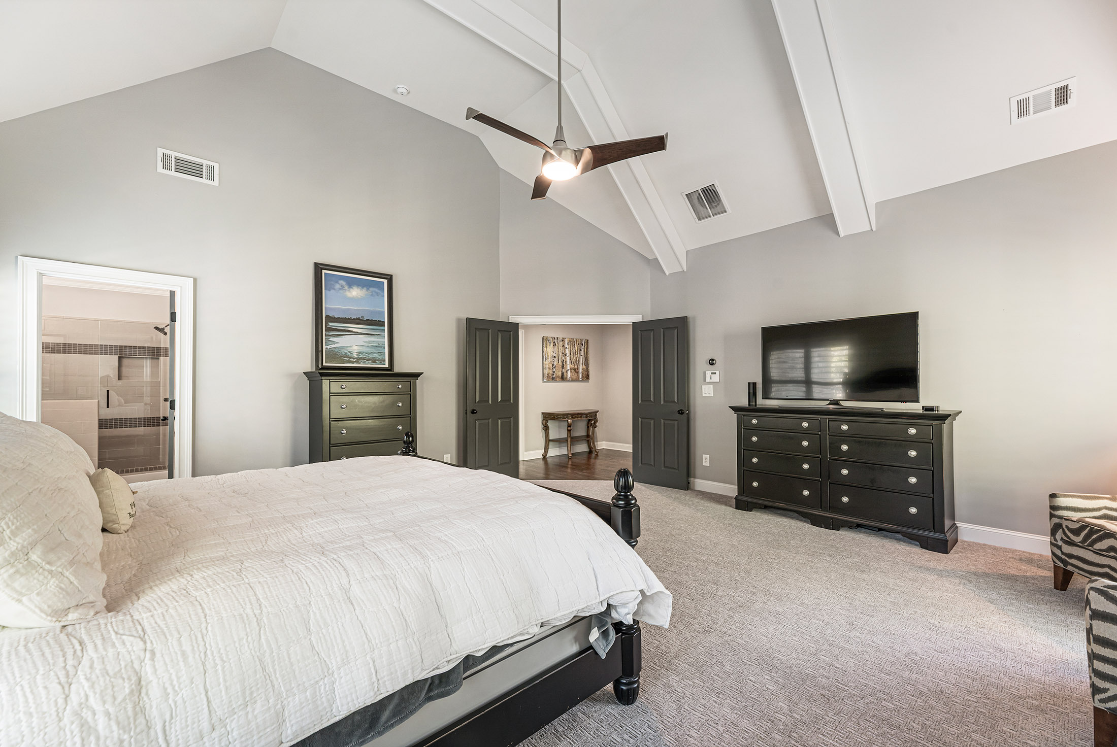  Desirable Monte Hewett First-Time Resale in the Sought-After Lake Haven - 物件實景